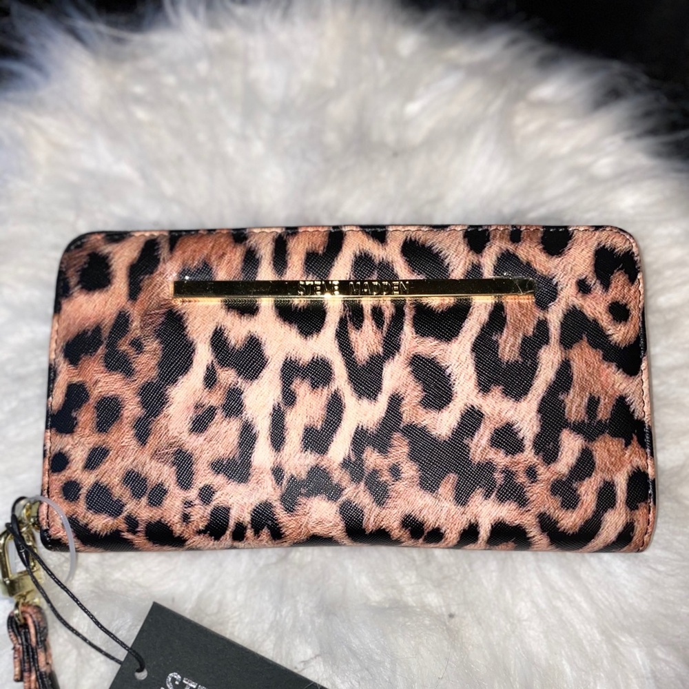 Steve Madden clutch